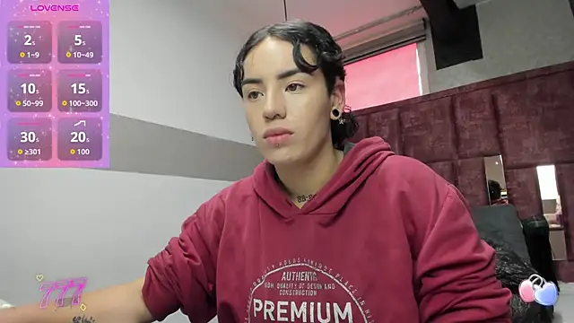 Kiara Fox   online show from April 14, 2026, 8:47 pm