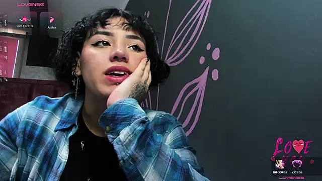 Snapshot of Kiara_Fox__ chatting on February 21, 2026, 7:38 pm Kiara Fox online show from February 21, 2026, 7:38 pm