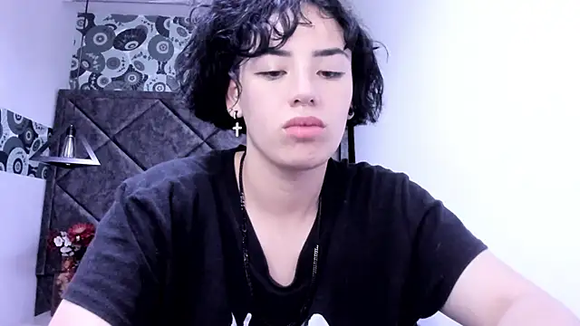 Snapshot of Kiara_Fox__ chatting on January 16, 2026, 12:36 am Kiara Fox online show from January 16, 2026, 12:36 am