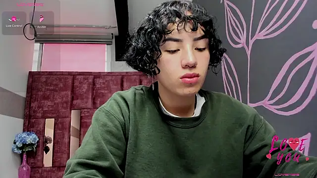 Snapshot of Kiara_Fox__ chatting on February 27, 2026, 7:57 pm Kiara Fox online show from February 27, 2026, 7:57 pm