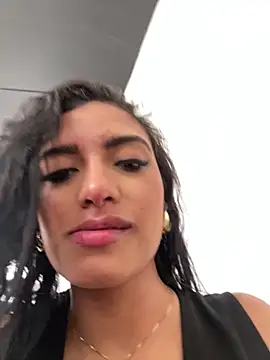 Snapshot of AlinaArgii chatting on February 4, 2026, 4:13 pm AlinaArgii online show from February 4, 2026, 4:13 pm