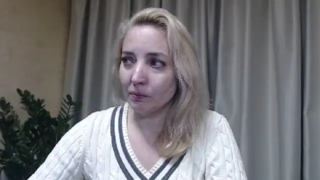 Snapshot of sweetpussy chatting on November 14, 2025, 5:38 pm sweetpussy online show from November 14, 2025, 5:38 pm