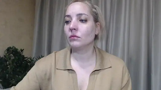 Snapshot of sweetpussy chatting on January 18, 2026, 12:08 pm sweetpussy online show from January 18, 2026, 12:08 pm