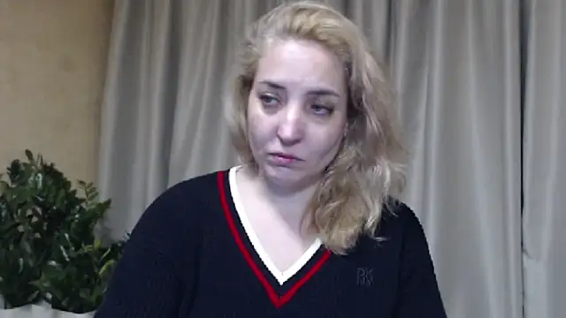 Snapshot of sweetpussy chatting on February 18, 2026, 1:40 pm sweetpussy online show from February 18, 2026, 1:40 pm