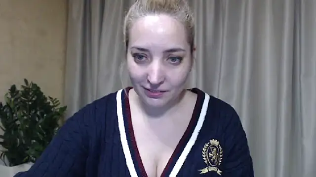 Snapshot of sweetpussy chatting on February 12, 2026, 10:48 am sweetpussy online show from February 12, 2026, 10:48 am