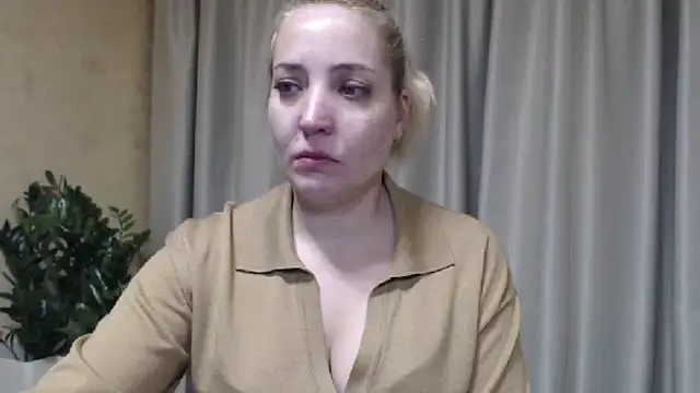 Snapshot of sweetpussy chatting on February 19, 2026, 5:43 pm sweetpussy online show from February 19, 2026, 5:43 pm