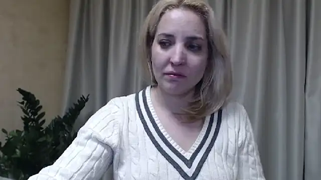 Snapshot of sweetpussy chatting on February 18, 2025, 6:37 pm sweetpussy online show from February 18, 2025, 6:37 pm