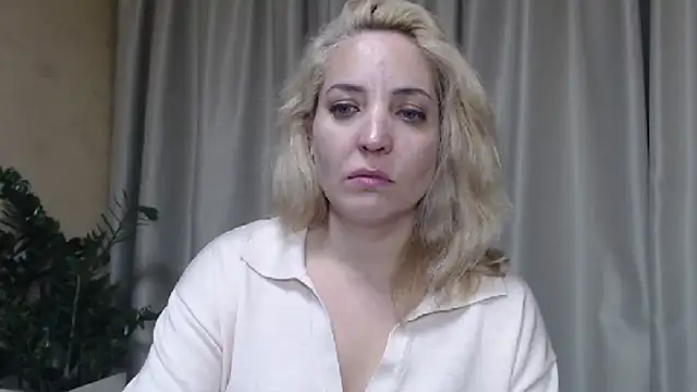 Snapshot of sweetpussy chatting on October 13, 2025, 4:08 pm sweetpussy online show from October 13, 2025, 4:08 pm