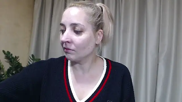 Snapshot of sweetpussy chatting on November 26, 2025, 2:28 pm sweetpussy online show from November 26, 2025, 2:28 pm