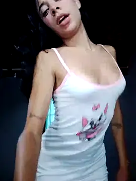 Snapshot of Vaness_hot chatting on June 16, 2026, 7:36 pm Vaness hot online show from June 16, 2026, 7:36 pm