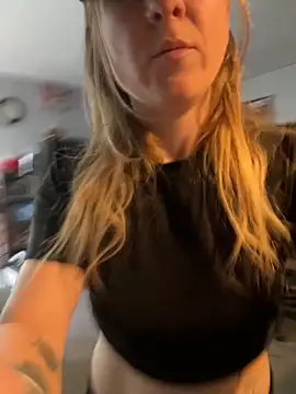 alluringpixie online show from March 4, 2026, 2:47 pm