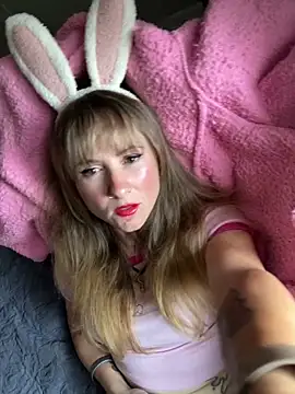 alluringpixie online show from March 30, 2026, 1:34 pm