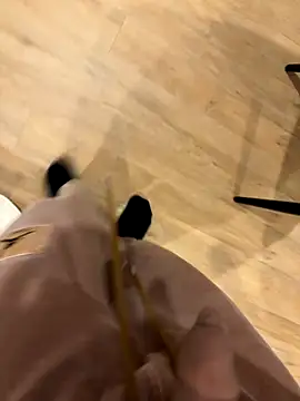 jungschwanz 123 online show from December 5, 2025, 2:59 pm