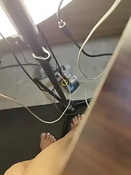 Snapshot of Alone_nothing chatting on July 18, 2026, 9:56 pm Alone nothing online show from July 18, 2026, 9:56 pm