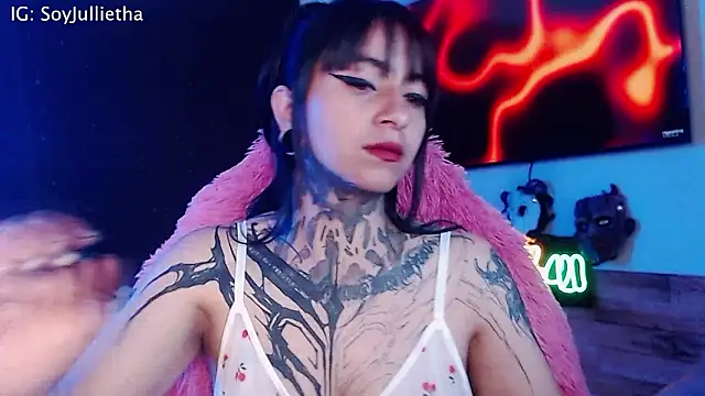 Julls420  online show from February 24, 2026, 5:30 am