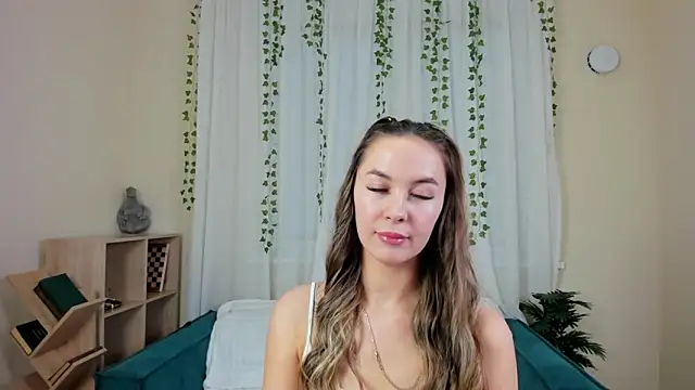 Snapshot of LunaCurly_ chatting on December 18, 2025, 11:03 am LunaCurly online show from December 18, 2025, 11:03 am