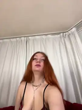 Snapshot of MilaRed69 chatting on February 14, 2026, 10:32 pm MilaRed69 online show from February 14, 2026, 10:32 pm