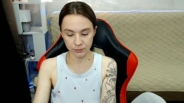 Snapshot of MiaBun1 chatting on January 13, 2026, 3:21 am MiaBun1 online show from January 13, 2026, 3:21 am