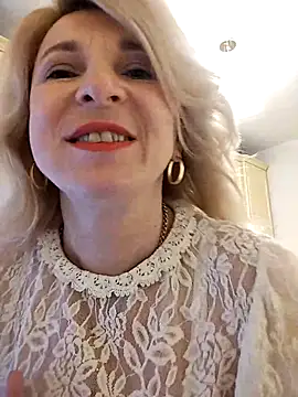 AhlyssaLove1155 online show from January 6, 2026, 1:15 pm