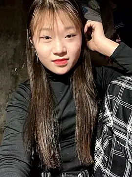 hinata-xx online show from February 19, 2026, 9:06 am