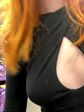  Little Ginger online show from December 22, 2025, 4:01 am