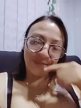 Snapshot of Susana_Rojas chatting on February 28, 2026, 4:01 am Susana Rojas online show from February 28, 2026, 4:01 am