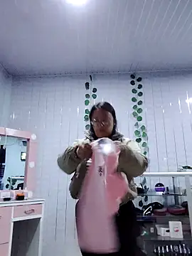 Snapshot of Susana_Rojas chatting on February 18, 2026, 1:36 am Susana Rojas online show from February 18, 2026, 1:36 am