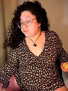 Snapshot of VanesssaMilf_ chatting on February 14, 2026, 11:16 pm VanesssaMilf online show from February 14, 2026, 11:16 pm