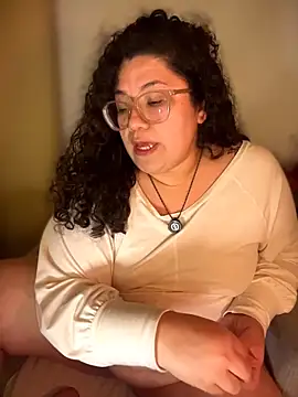 Snapshot of VanesssaMilf_ chatting on February 6, 2026, 11:45 pm VanesssaMilf online show from February 6, 2026, 11:45 pm