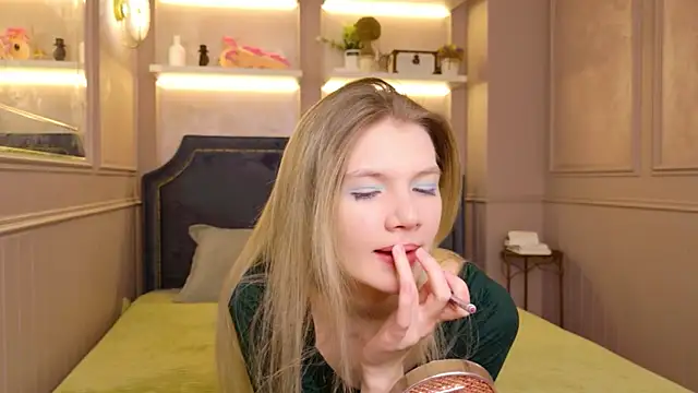 Snapshot of Vivien_Hans chatting on February 12, 2026, 8:52 pm Vivien Hans online show from February 12, 2026, 8:52 pm