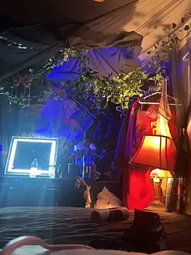 Snapshot of ellrxse chatting on March 1, 2026, 11:32 am ellrxse online show from March 1, 2026, 11:32 am