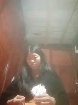 Snapshot of Amiluli chatting on December 18, 2025, 12:53 pm Amiluli online show from December 18, 2025, 12:53 pm