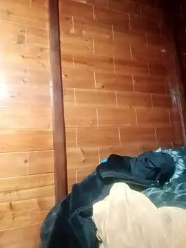 Snapshot of Amiluli chatting on January 11, 2026, 2:24 pm Amiluli online show from January 11, 2026, 2:24 pm