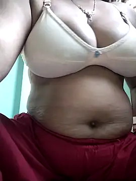 Uma-2 online show from December 18, 2025, 4:28 am