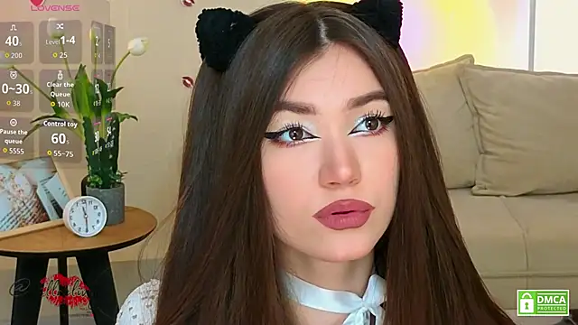 oliviaah  online show from April 3, 2026, 3:18 pm