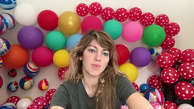 Snapshot of CelestialRuby chatting on February 3, 2026, 5:51 pm CelestialRuby online show from February 3, 2026, 5:51 pm