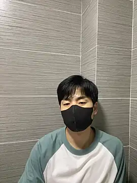 kimze7 online show from April 6, 2026, 3:02 pm