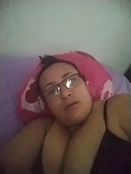 Nini Love  online show from April 16, 2026, 8:53 pm