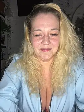 JenniferCarmen online show from March 31, 2026, 2:08 pm