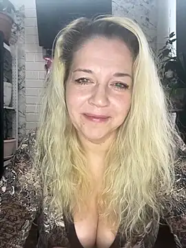 JenniferCarmen online show from March 8, 2026, 3:32 am