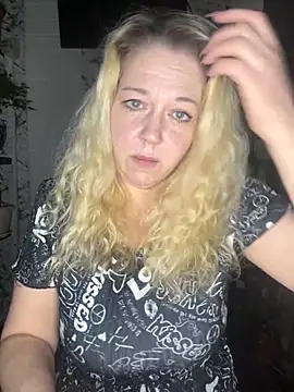 JenniferCarmen online show from April 7, 2026, 1:46 pm