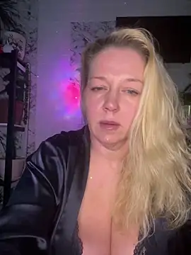 JenniferCarmen online show from February 9, 2026, 4:27 pm