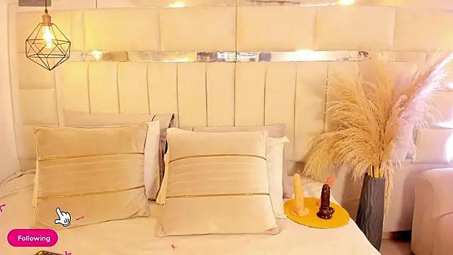 Snapshot of Im_TaraBlack chatting on December 22, 2025, 4:34 am Im TaraBlack online show from December 22, 2025, 4:34 am