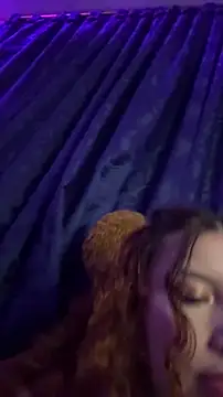 Snapshot of HoneyWeebsss chatting on January 19, 2026, 4:49 am HoneyWeebsss online show from January 19, 2026, 4:49 am