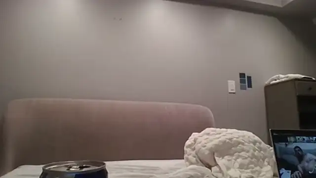 BeefyNcloudy online show from December 16, 2025, 4:17 am