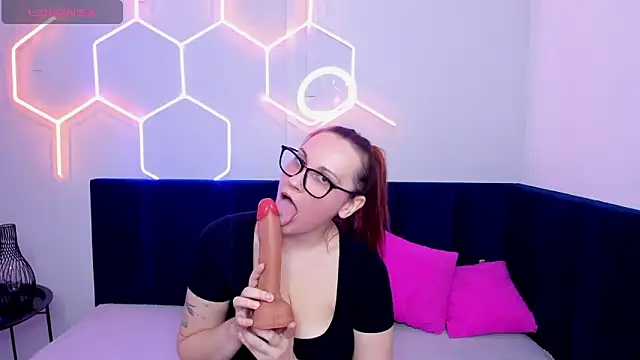 Snapshot of LisaAmoree chatting on December 20, 2025, 8:39 am LisaAmoree online show from December 20, 2025, 8:39 am