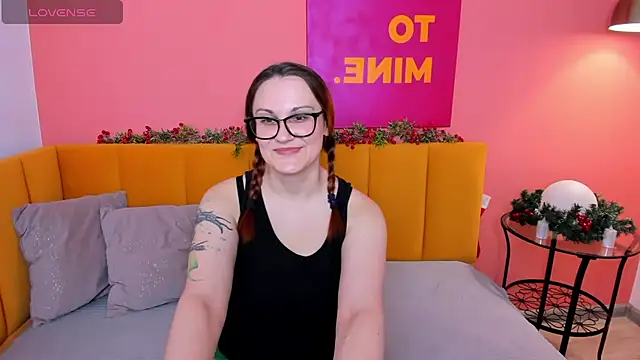 Snapshot of LisaAmoree chatting on December 19, 2025, 1:31 am LisaAmoree online show from December 19, 2025, 1:31 am