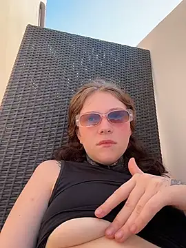 FionaMurr online show from December 22, 2025, 2:22 am