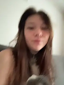 FionaMurr online show from May 19, 2026, 1:43 am