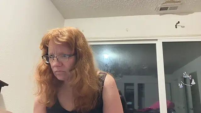 Lenaravenswood online show from February 18, 2026, 5:49 am